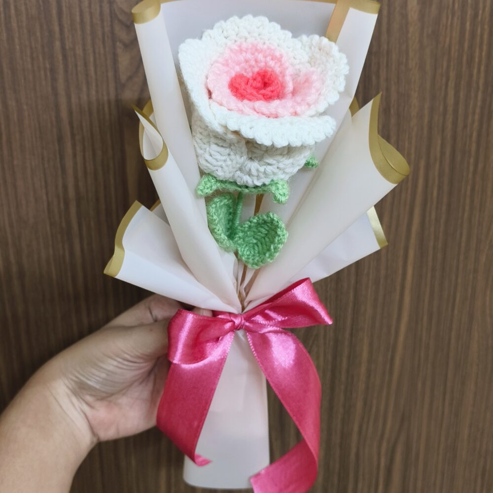 Crochet Collection dual colour crochet rose