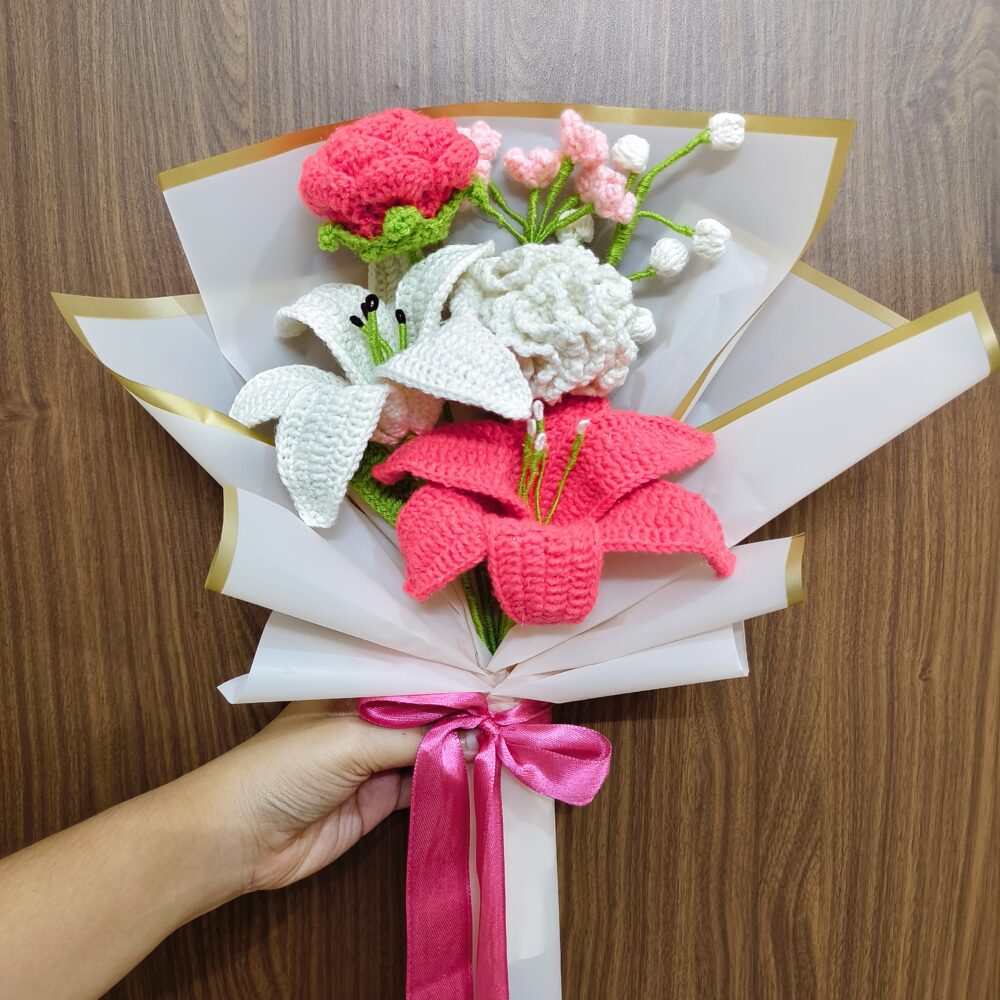 Crochet Collection Lily, Carnation bouquet