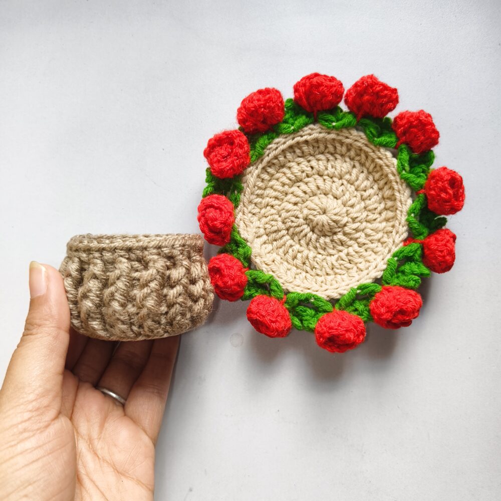 Crochet Collection rose coaster with pot