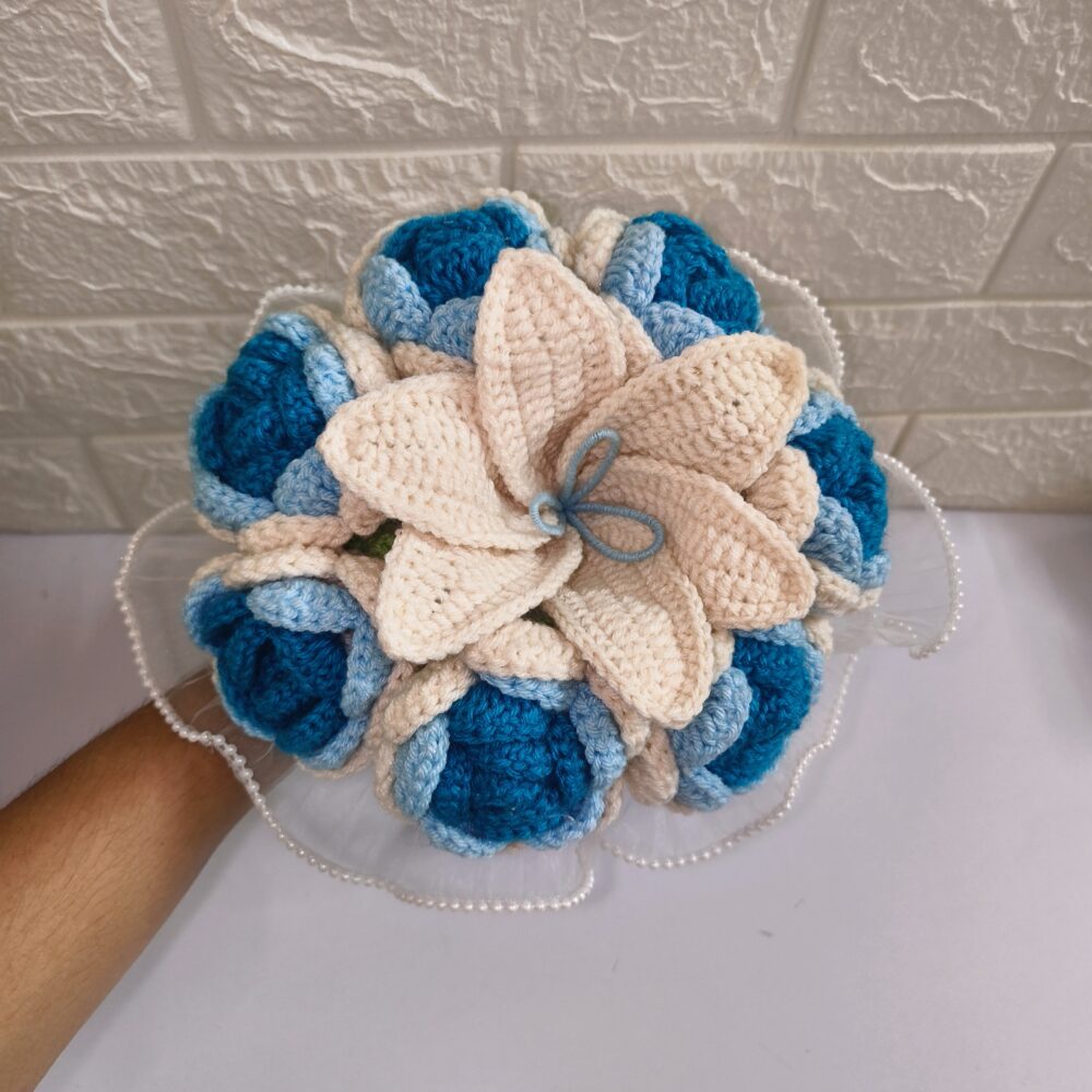 Crochet Collection 💙 Blue Lily, ombre rose Crochet Bouquet