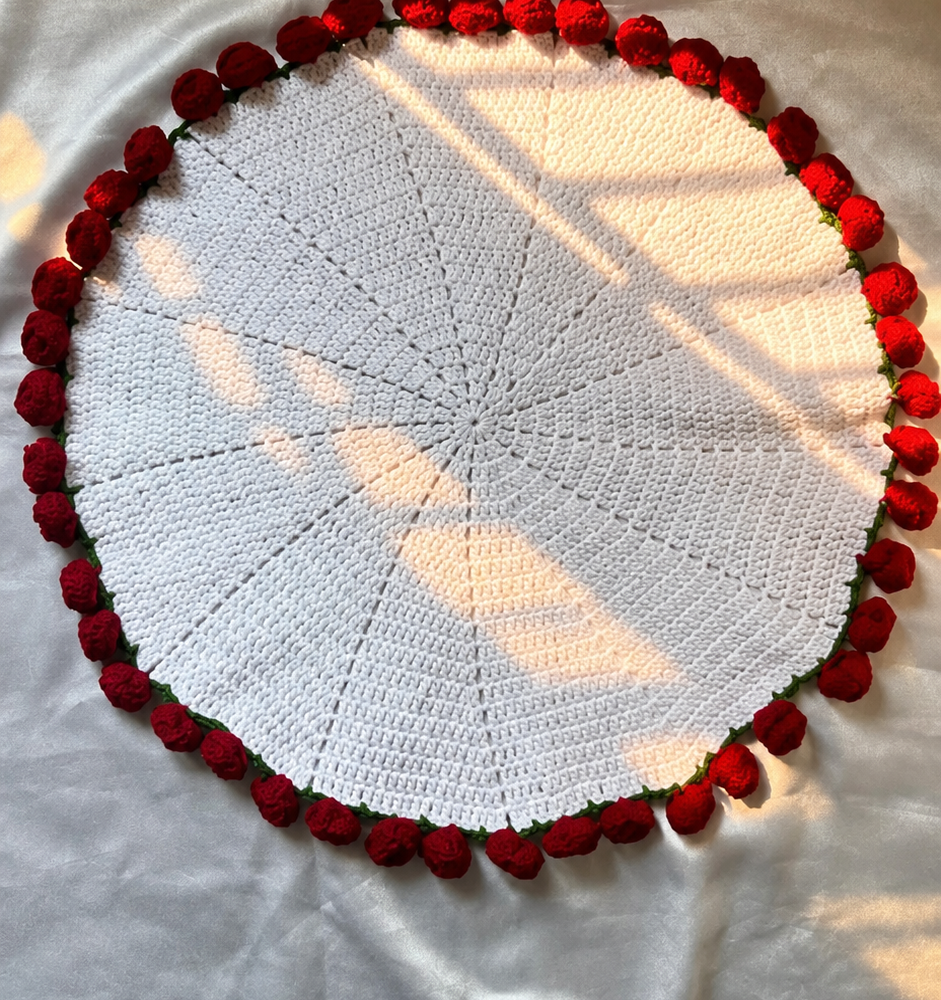 crochet red rose round bouquet (24 inches)